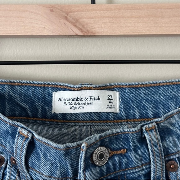NWT Abercrombie & Fitch The 90s Relaxed Jean High Rise Medium Blue - Picture 8 of 9
